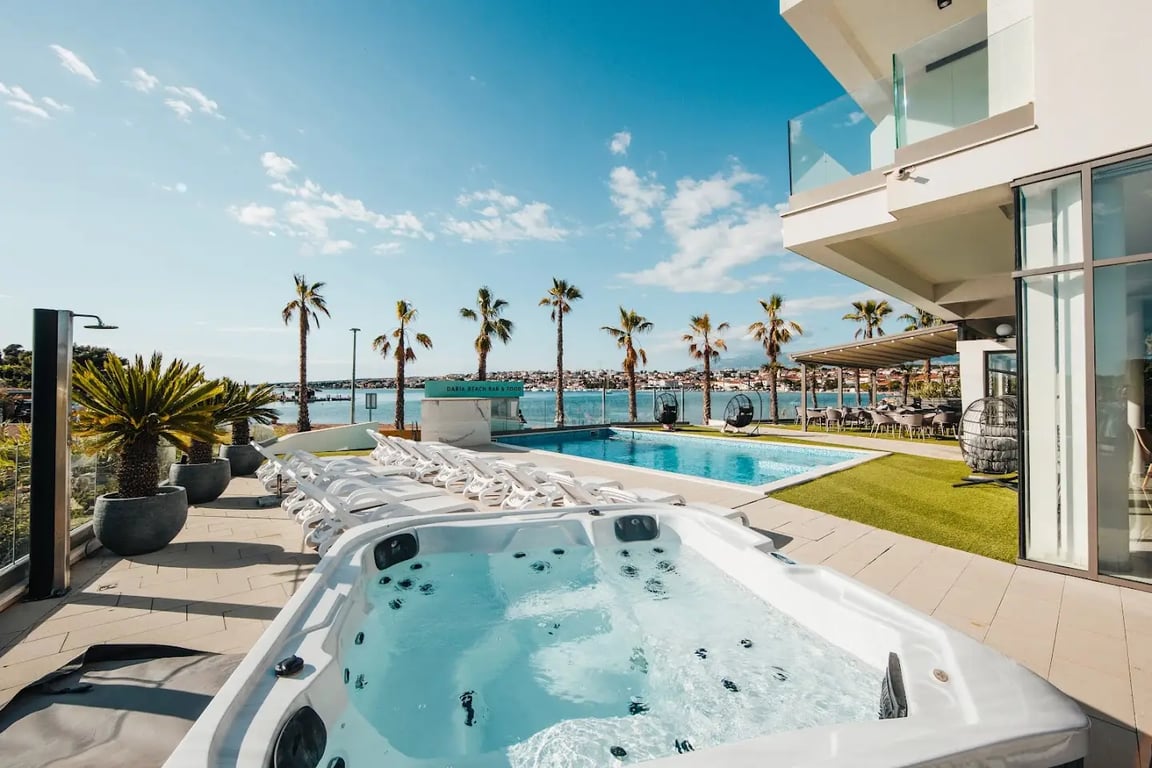 Kaneo beach hotel Novalja
