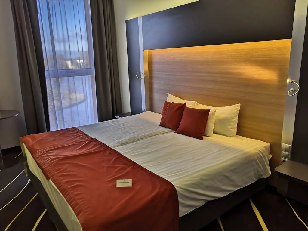 Best Western Plus Lakeside Hotel