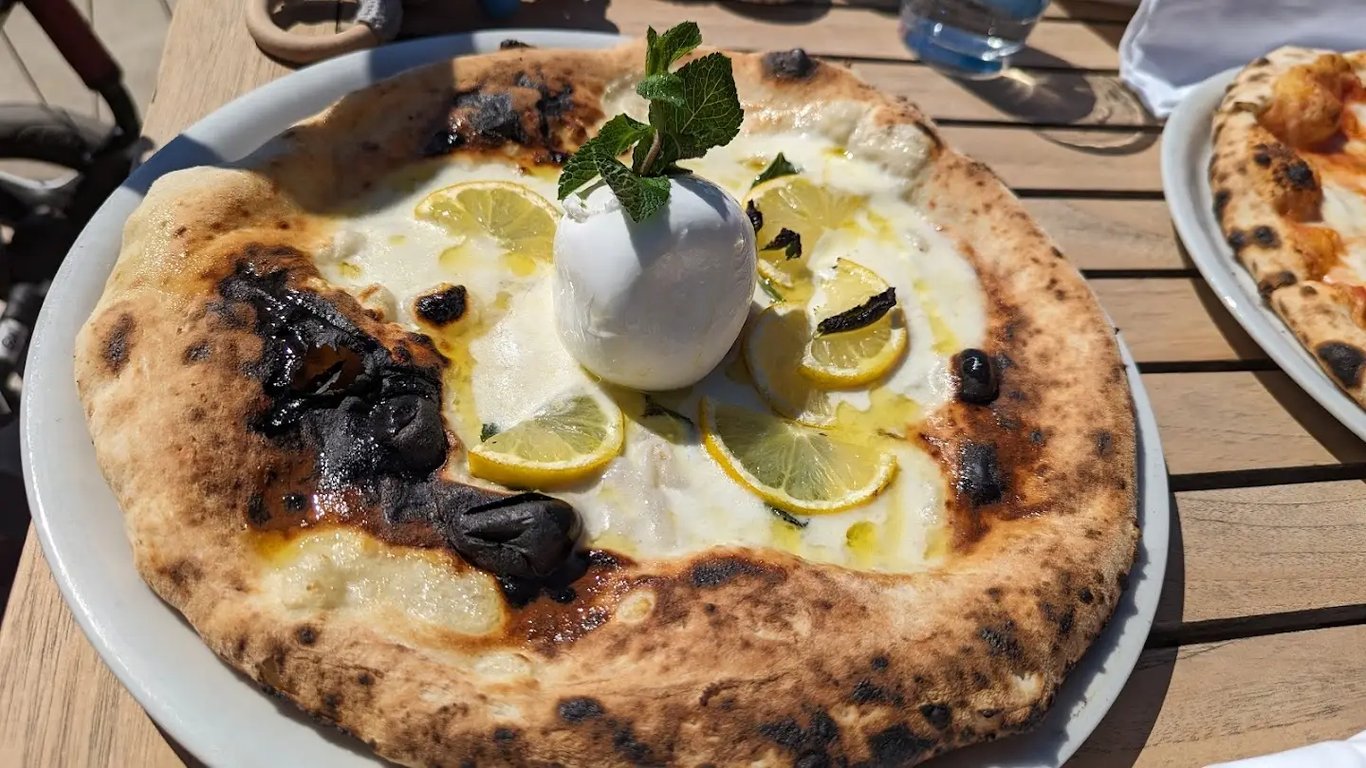 Pinija – Restaurant & Beach Bar