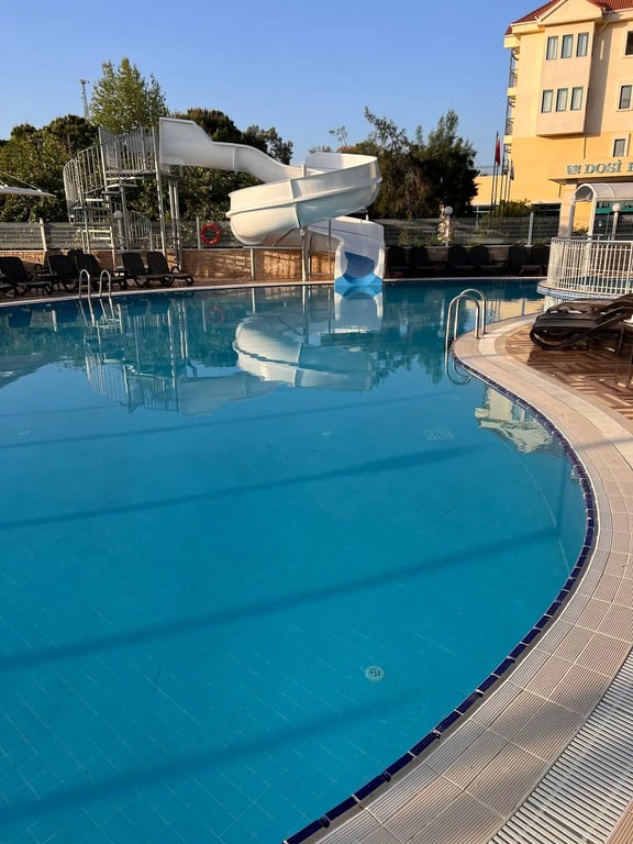 Adella Side Hotel