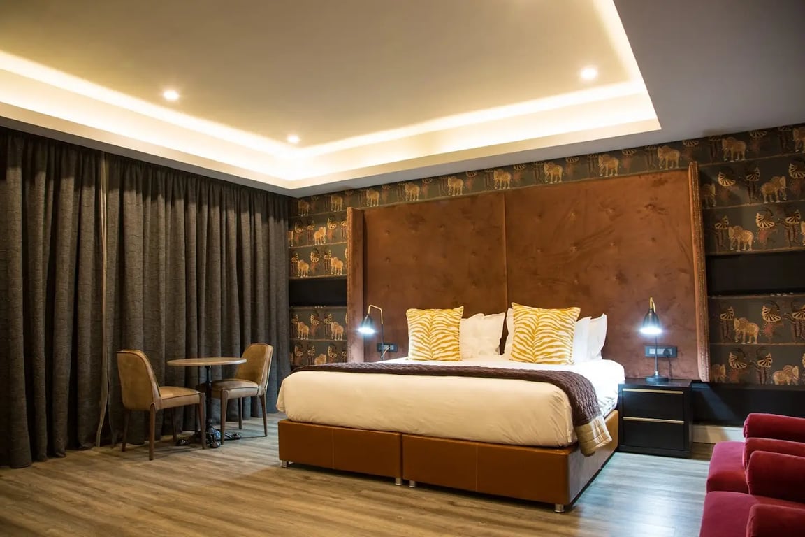 MGB Hotel at 2ten