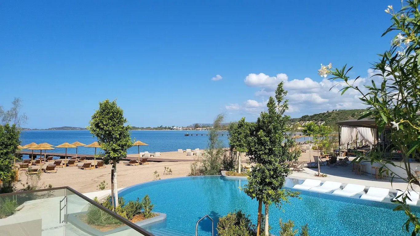 W Costa Navarino