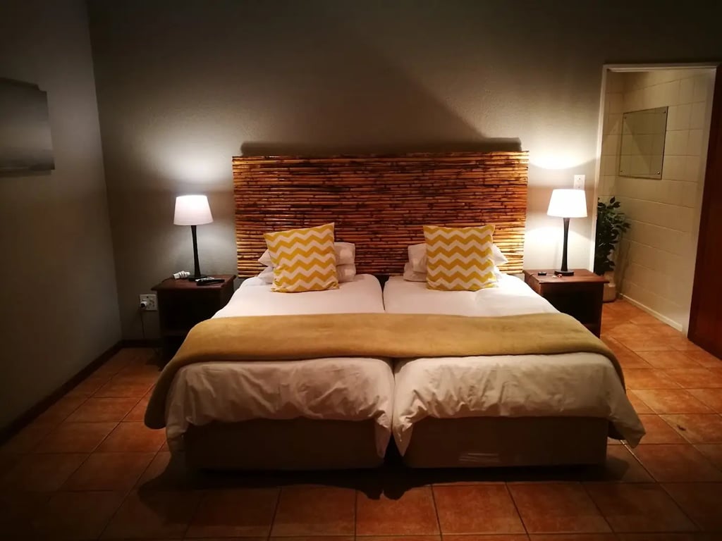 Safari Club Guest Lodge OR Tambo International Airport
