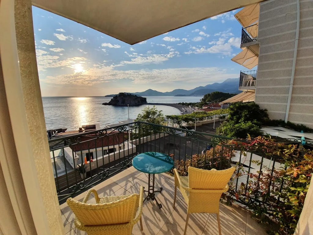 Hotel Azimut