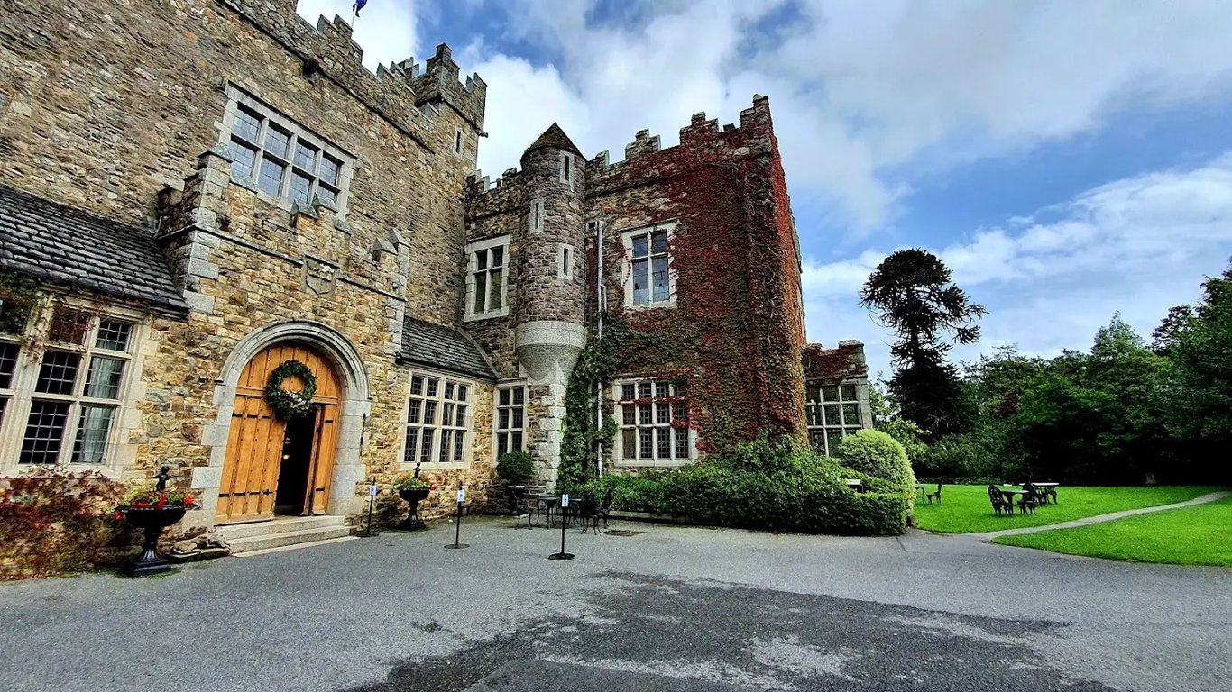 King's Channel Clubhouse