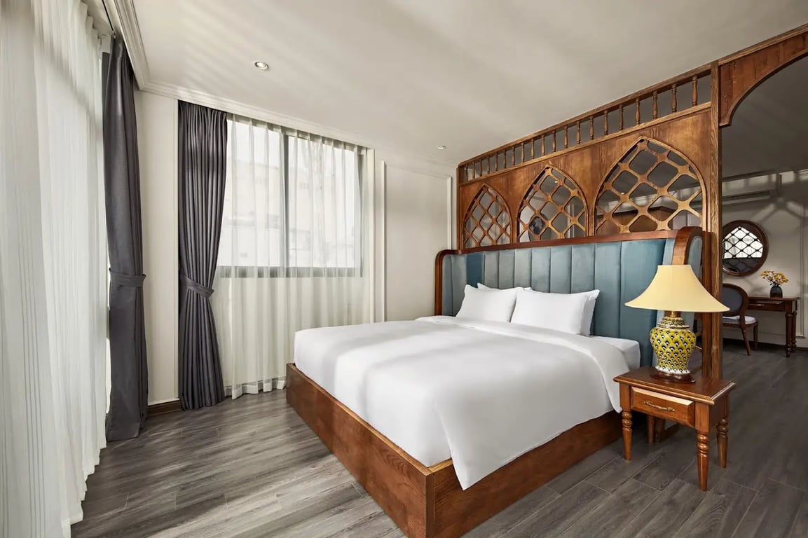 Eliana Premio Hotel Hanoi