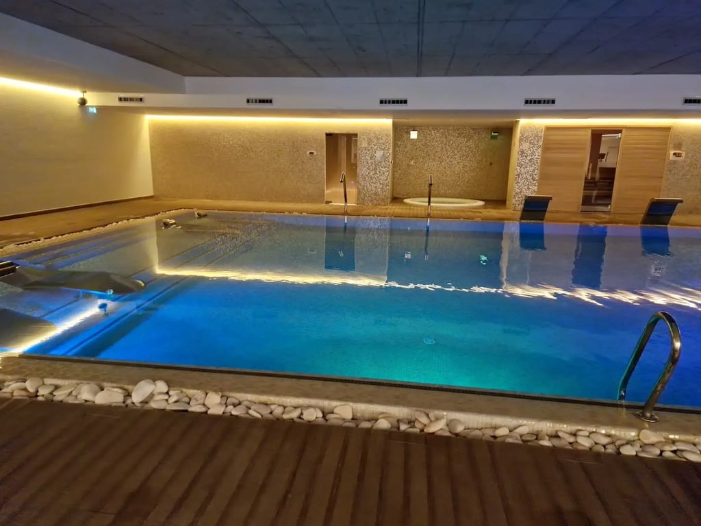 Boeira Garden Hotel Porto Gaia, Curio Collection by Hilton
