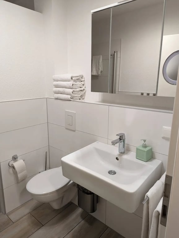 GLEUEL INN - digital hotel & serviced apartments & boardinghouse mit voll ausgestatteten Küchen
