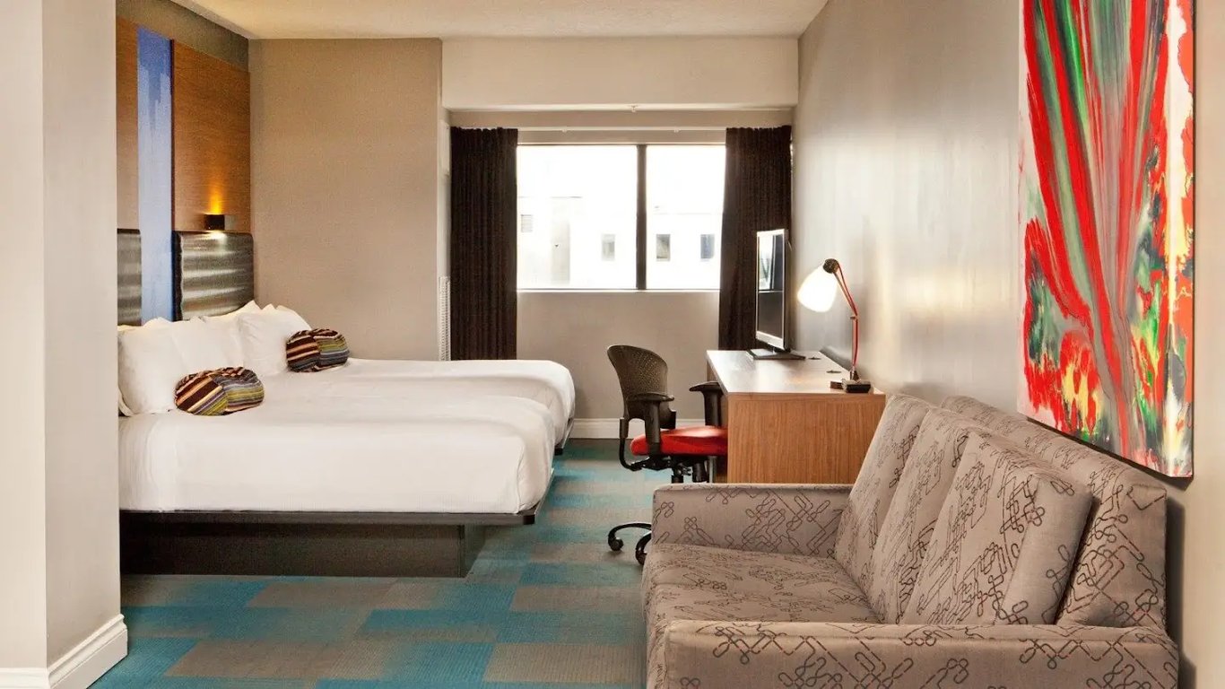 Aloft Nashville West End