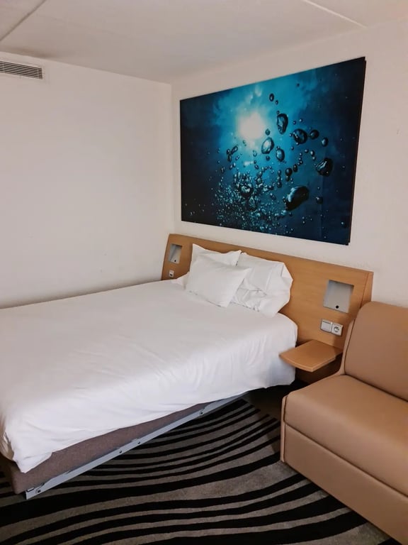Dema hotels