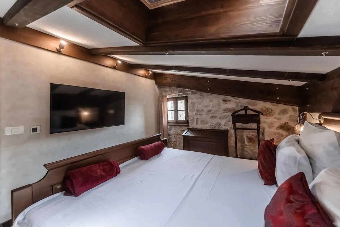 Talici Hill - Rustic Villas