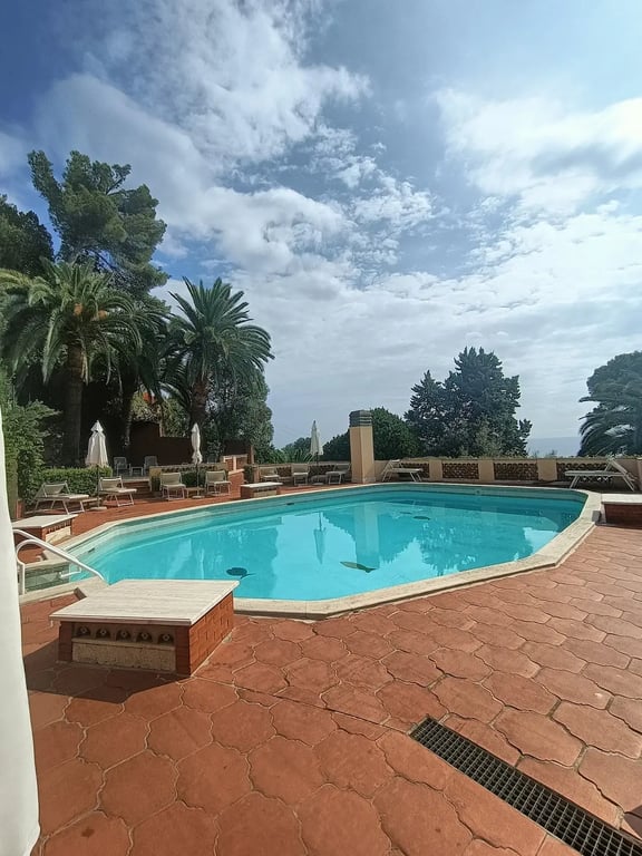 Hotel Punta Est