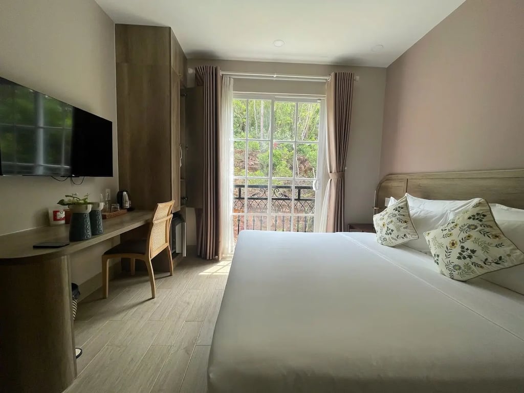 Aurora Phu Quoc Hotel & Cafe