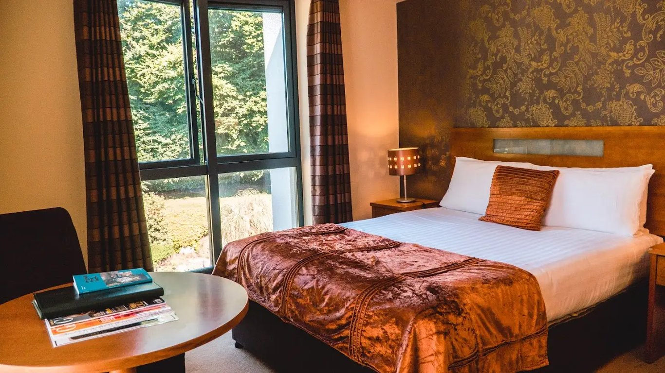 Raheen Woods Hotel