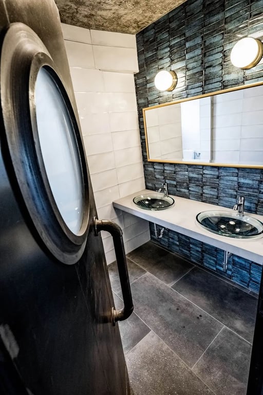 LOFT B111