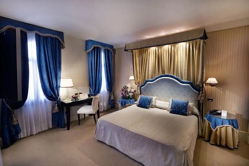 Hotel A La Commedia