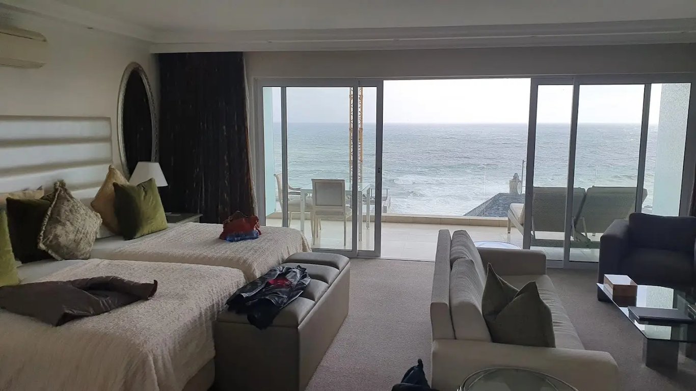 The Clarendon - Bantry Bay