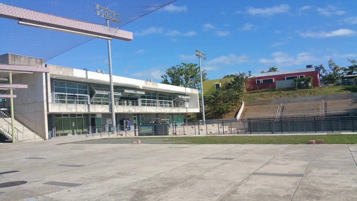 Mayagüez University Campus Tennis Courts