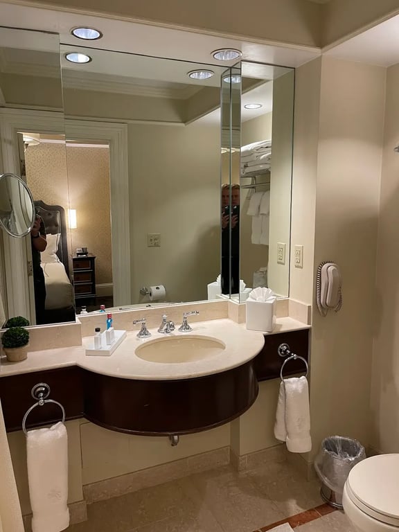 Lenox Hotel