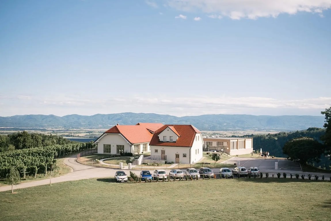 Tri Lučke