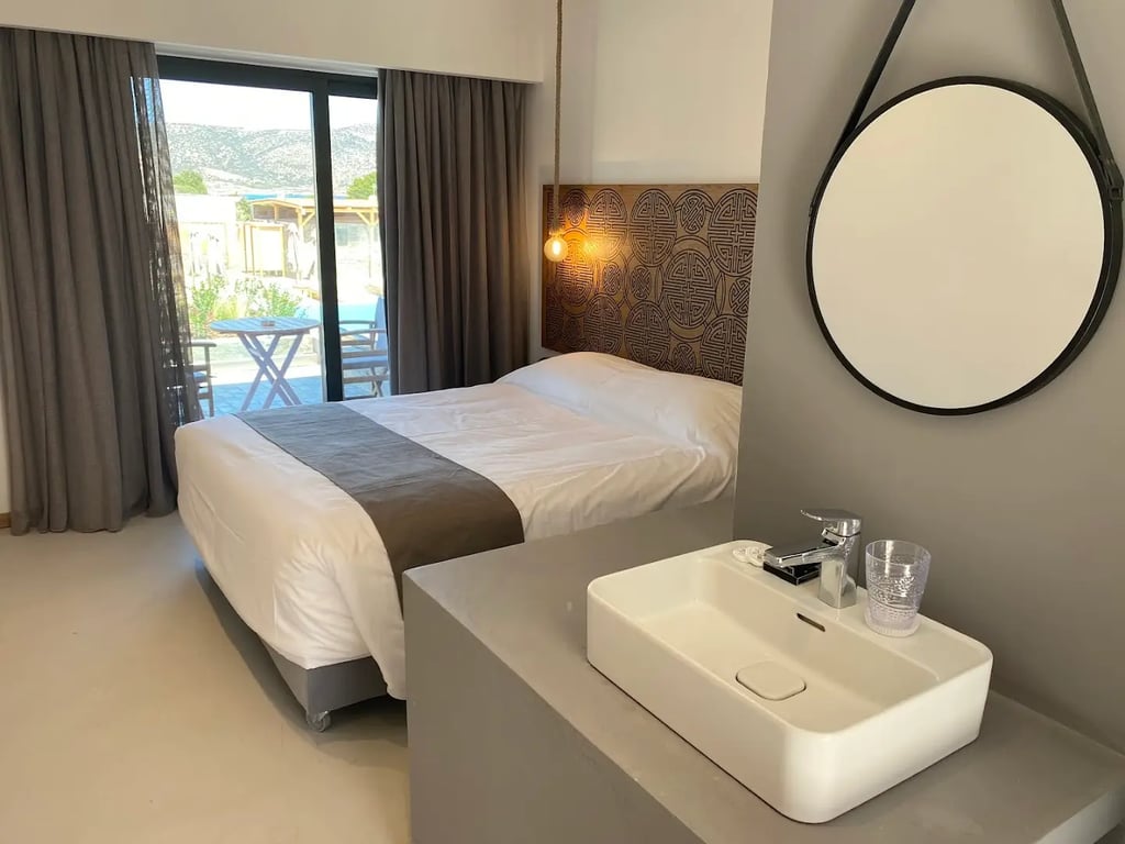 Helios Beach Hotel & Bungalows