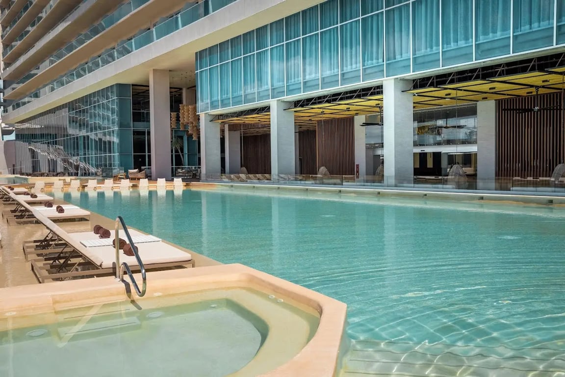 Hyatt Vivid Grand Island