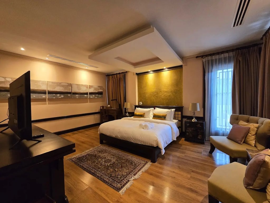 Lunar Mansion Hotel
