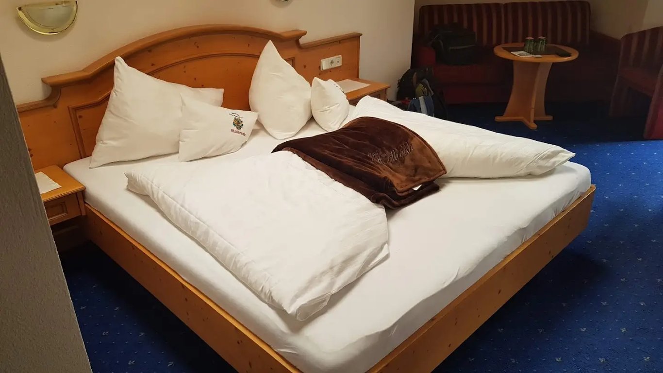 Hotel Höllroah