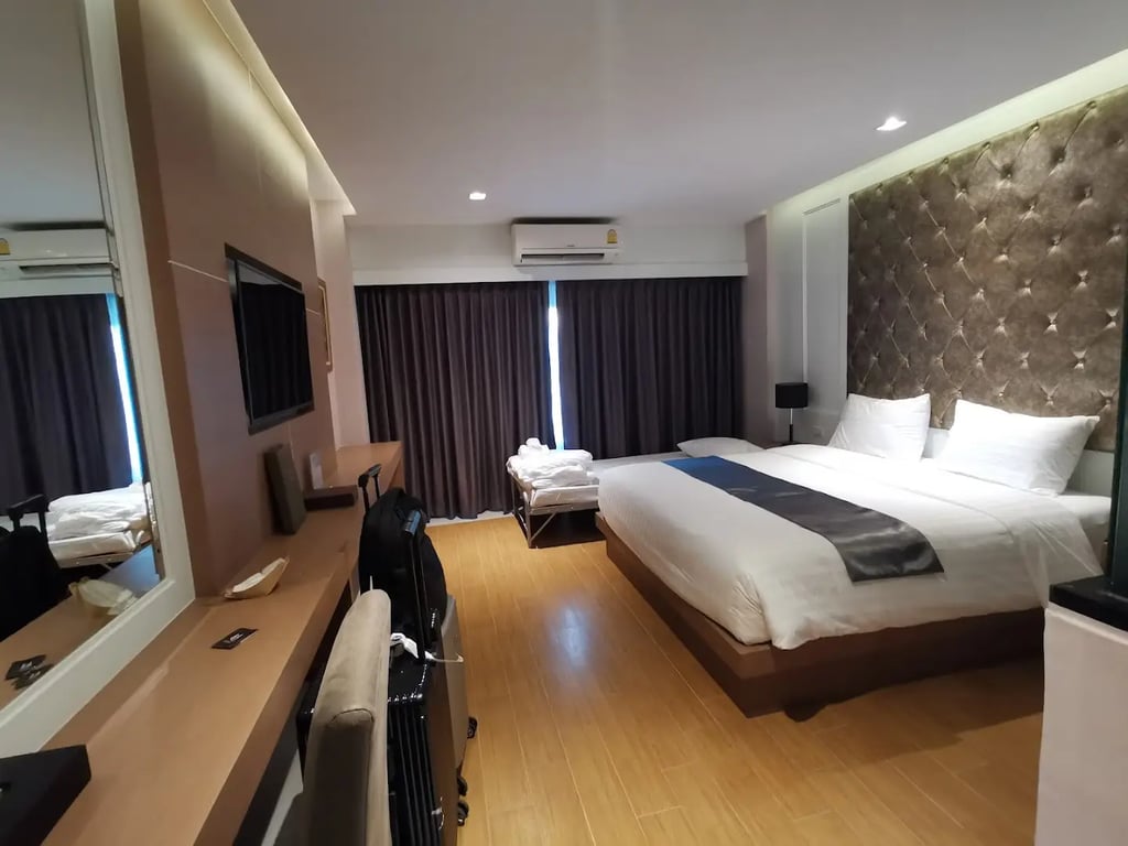 โฮเทลมุก