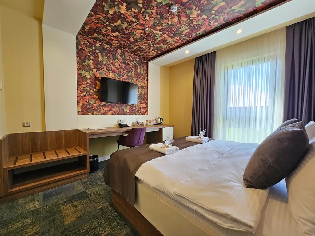 Hotel ETNA