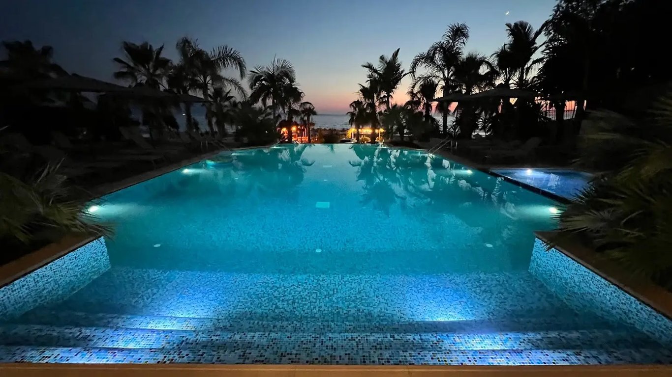 El Primero Hotel