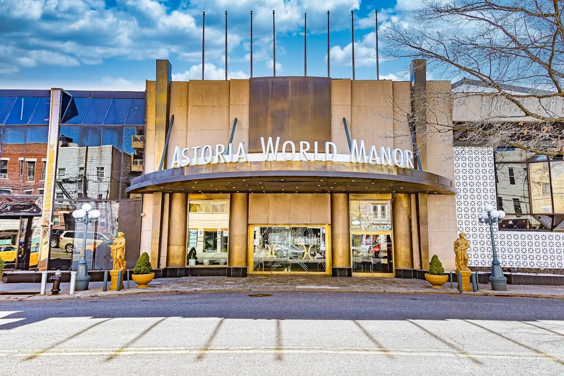 Astoria World Manor