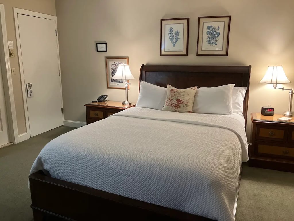 The Inn At Longshore