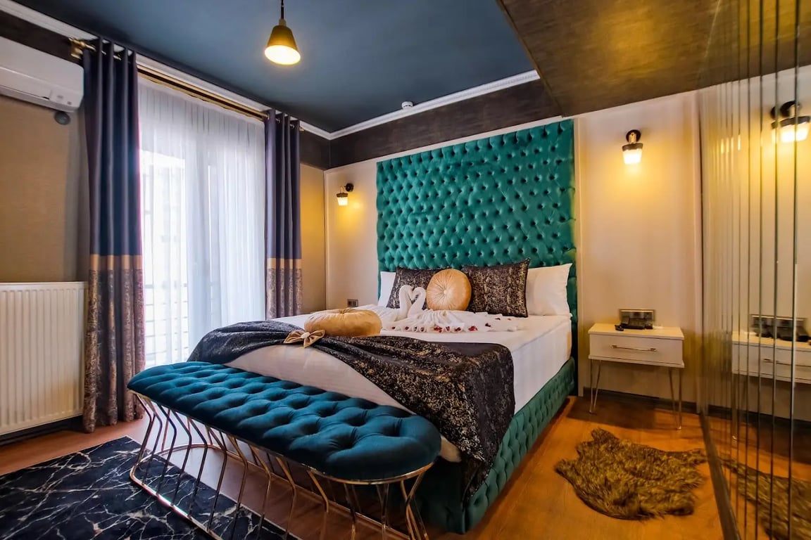 MOONDAY HOTEL