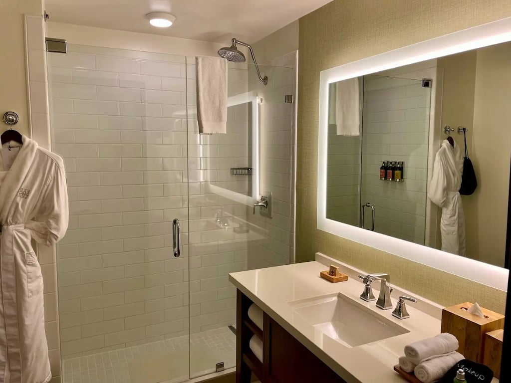 Ambrose Hotel