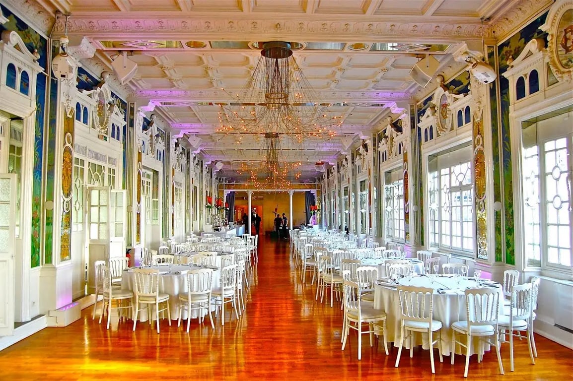 Le Salon des Miroirs