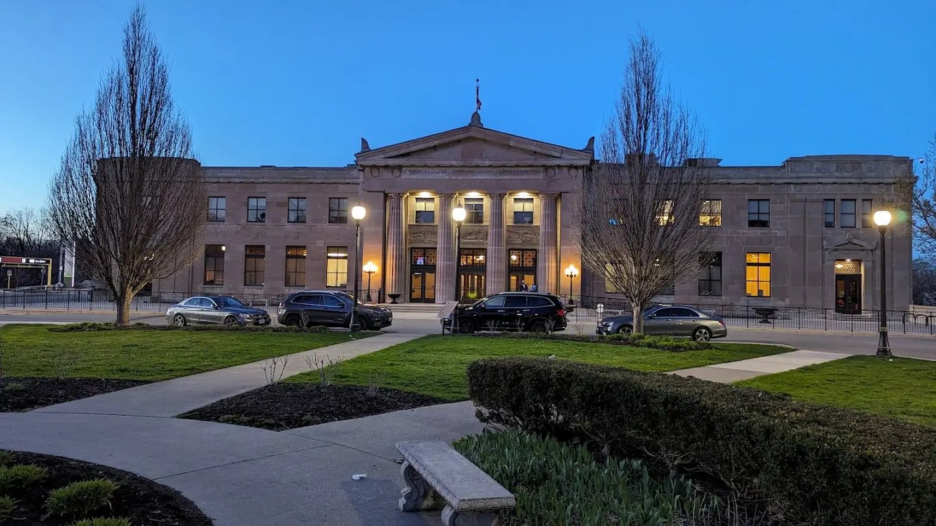 Liuna Station