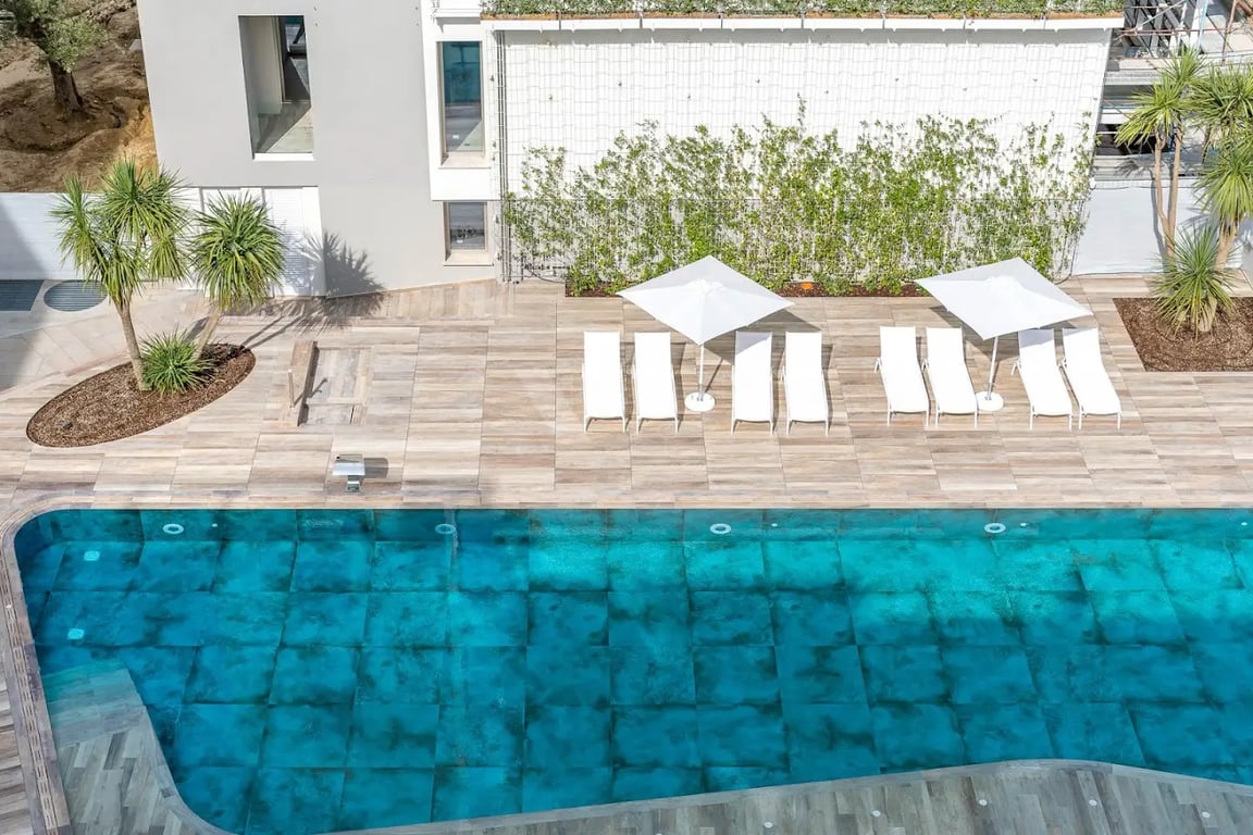 YOUMAMI Suite Hotel