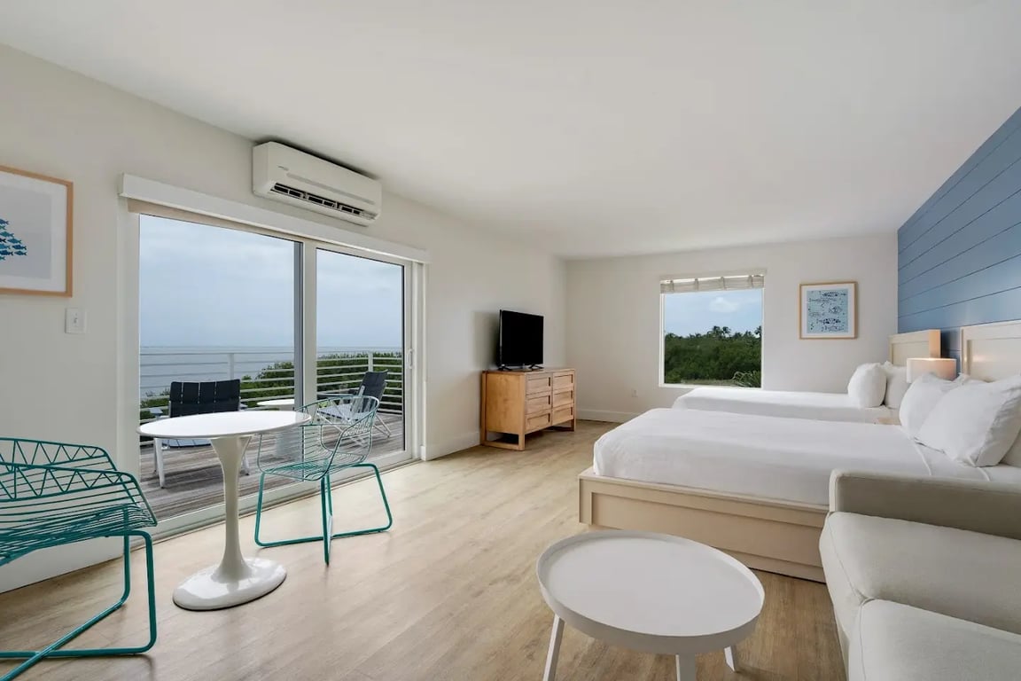 Postcard Inn Beach Resort & Marina