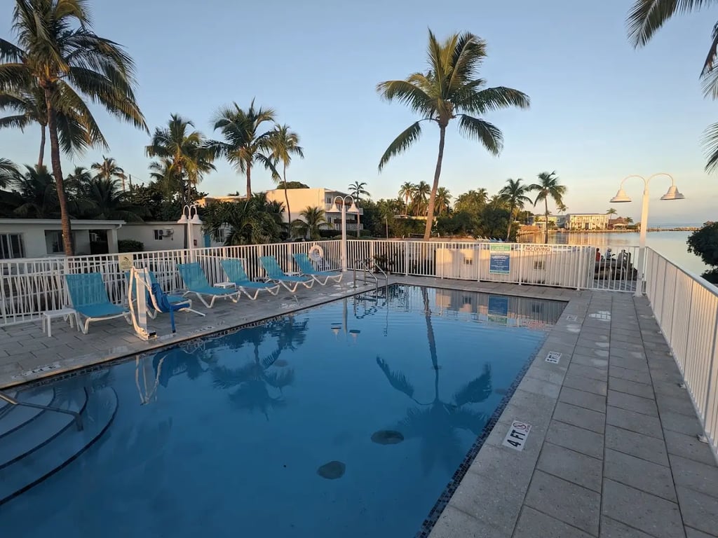 Postcard Inn Beach Resort & Marina