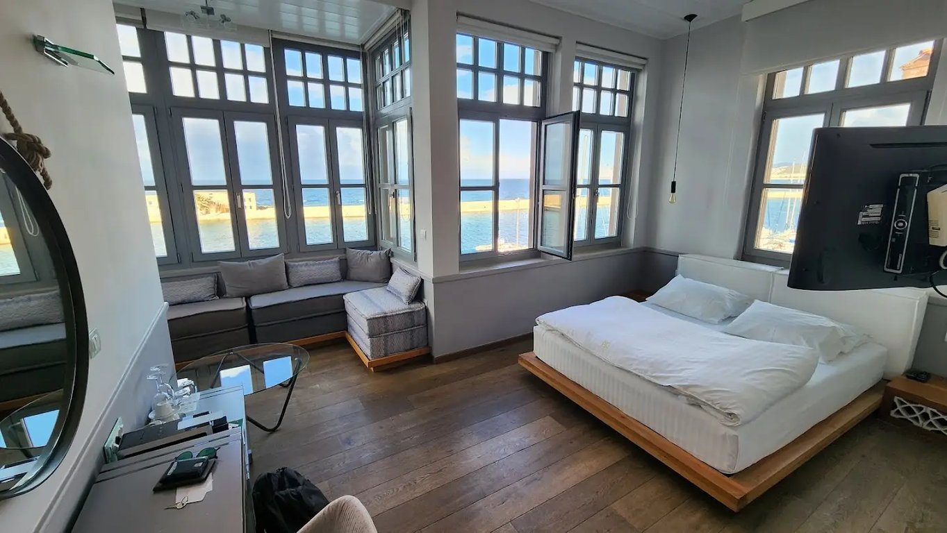 Ambassadors Residence Boutique Hotel