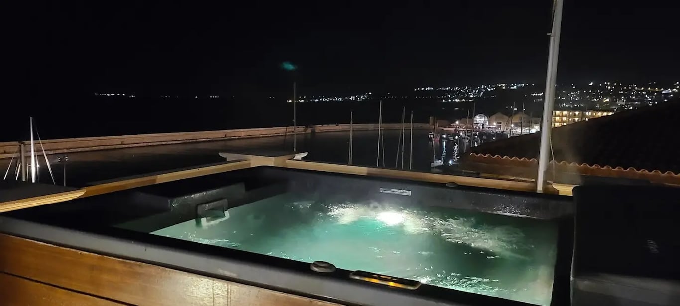 Ambassadors Residence Boutique Hotel