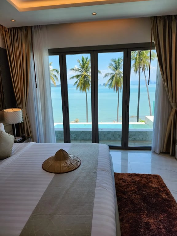 Coconut Grove Resort