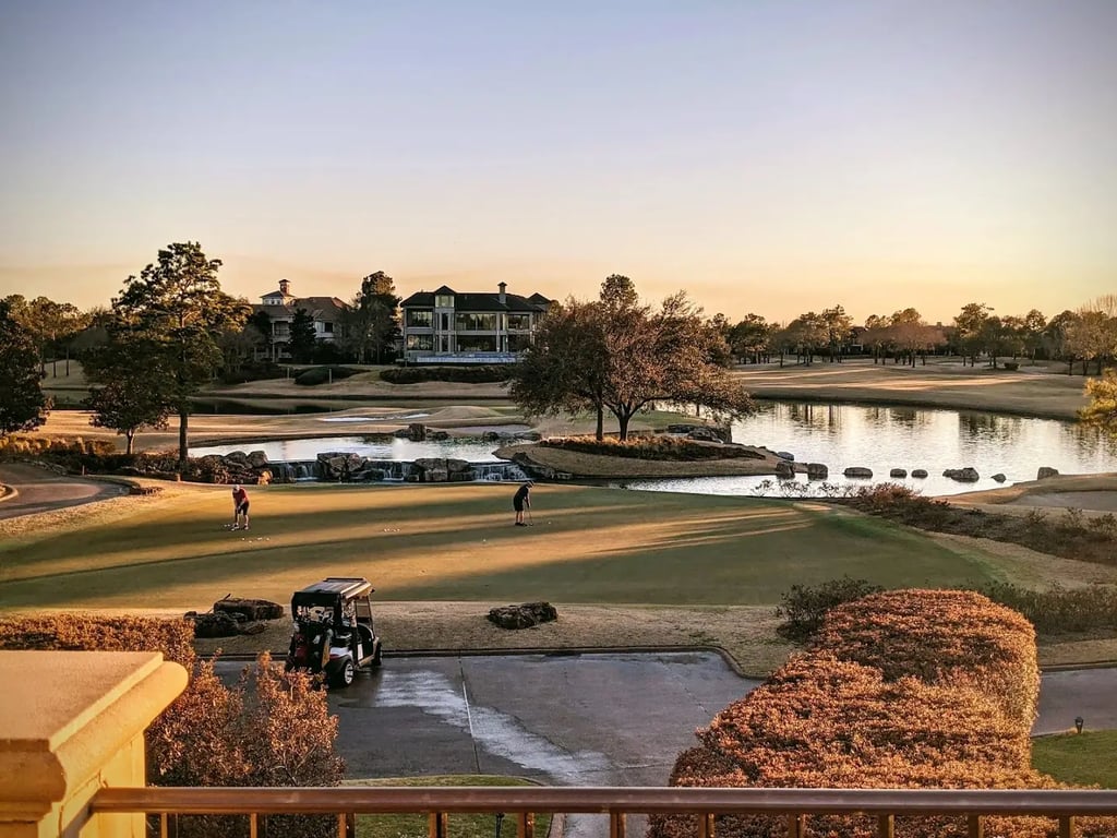 Royal Oaks Country Club