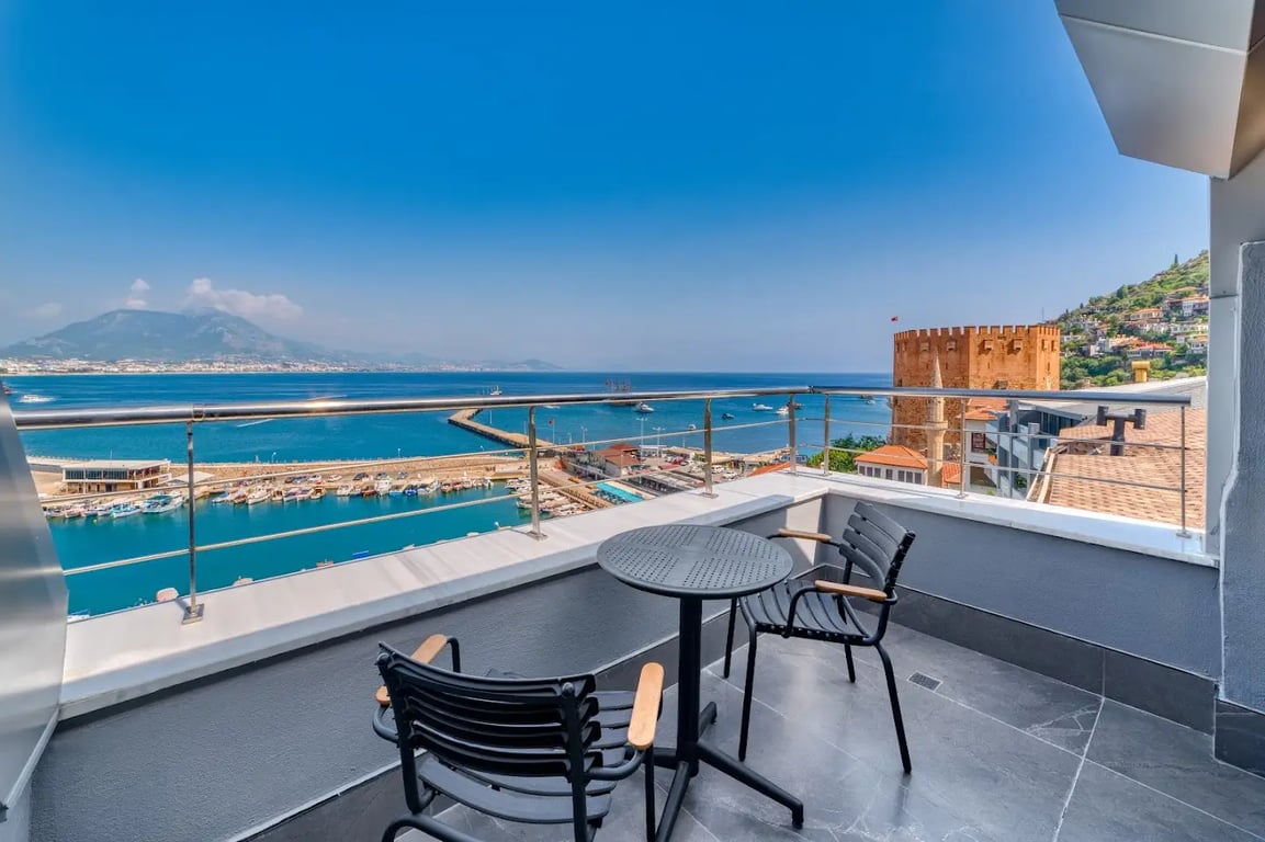 Numa Port Hotel