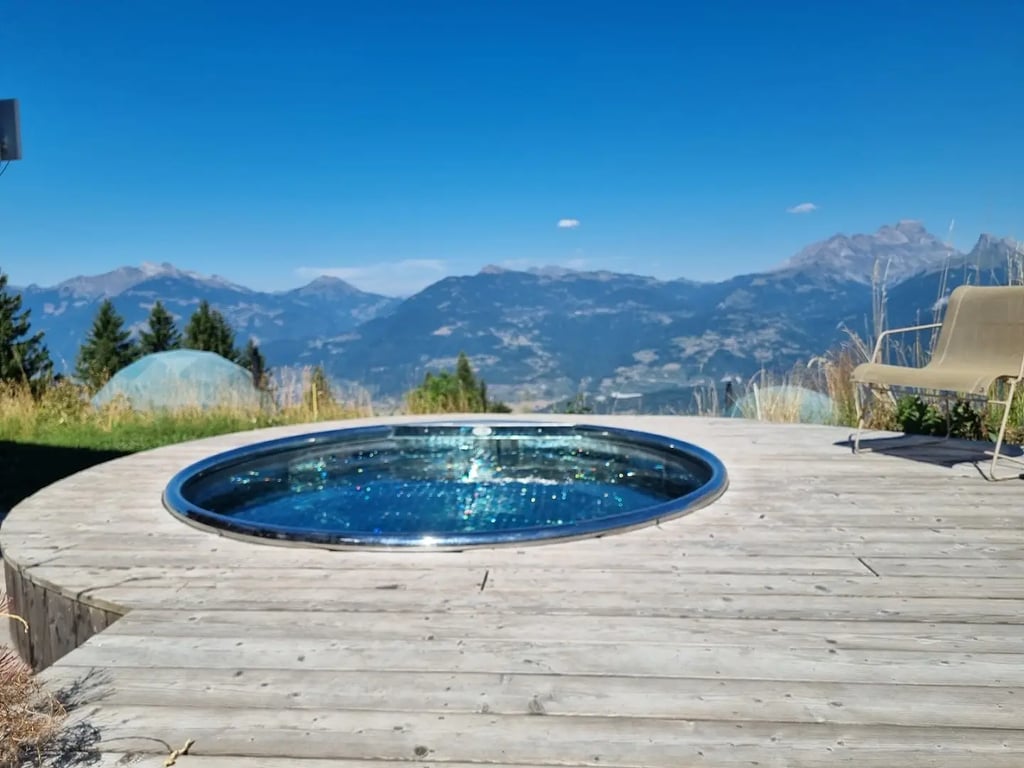 Whitepod Eco-Luxury Hotel