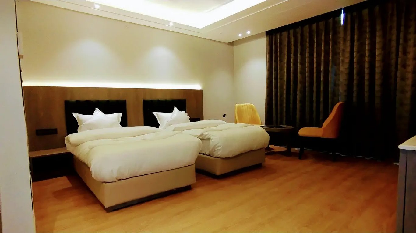 Hotel The Legend