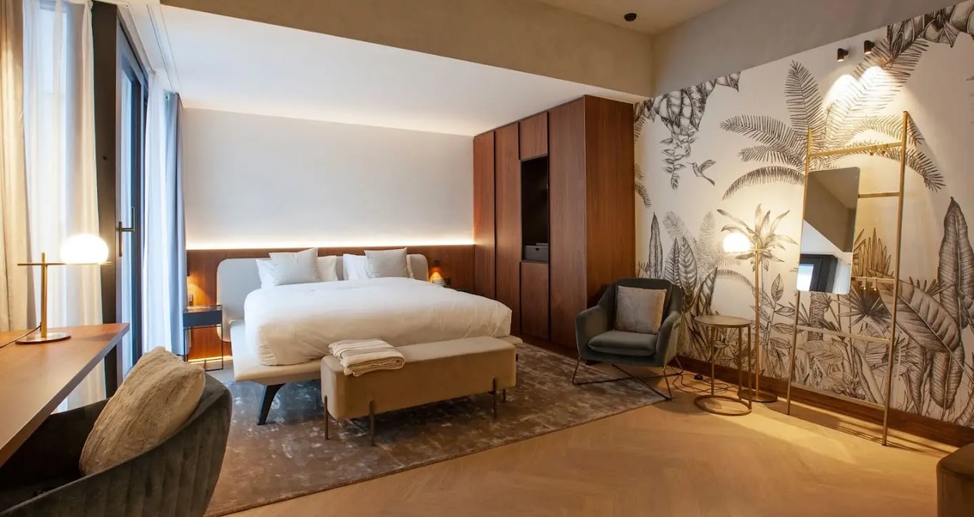 HasHotel