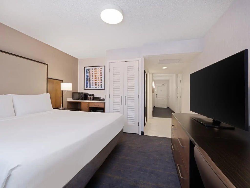 Embassy Suites by Hilton Chicago Downtown