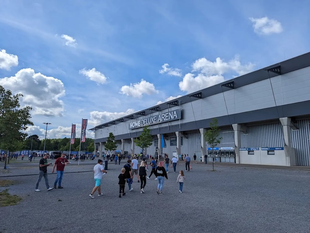 Home Deluxe Arena